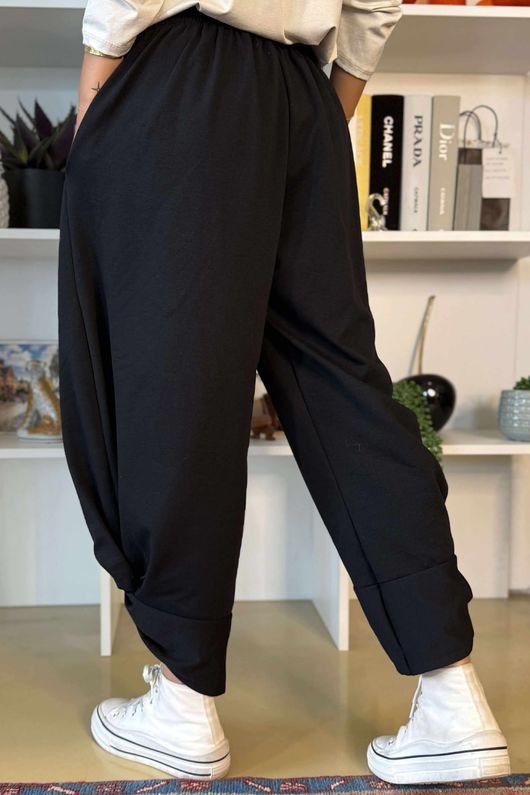 The Sunday Morning 7/8 Twist Pant Black 